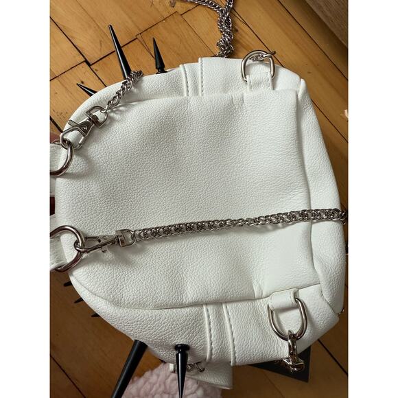Ying and yang goth grunge spiked white faux leather mini backpack - Picture 5 of 6